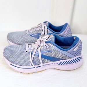Brooks Adrenaline GTS 22 Running Womens Shoes Sneakers Size 8.5 Purple/Lilac EUC